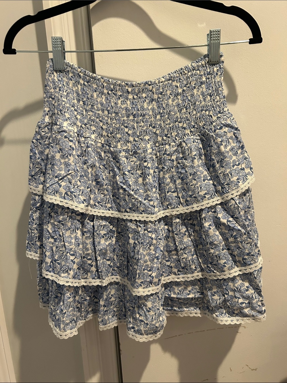Aqua Girl’s Bloomingdale’s Blue and White Floral Tiered Skirt, size XL